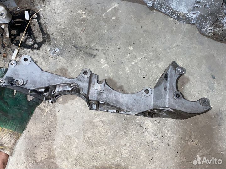 Кранштейн генератора Фольксваген Шкода Сеат