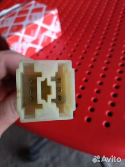 Датчик педали тормоза лягушка концевик мерседес