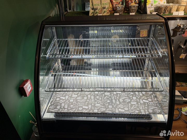 Кондитерская витрина