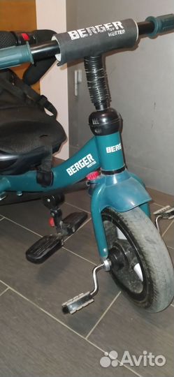 Трехколесный велосипед с родительской ручкой