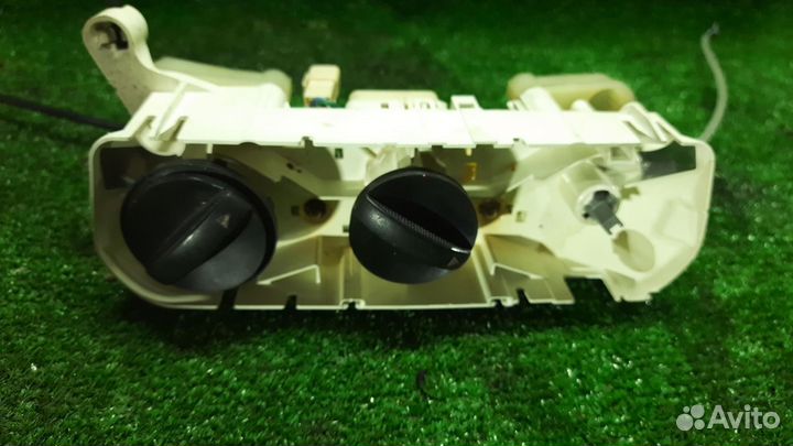 Блок управления печки/климат-контроля Pontiac Vibe