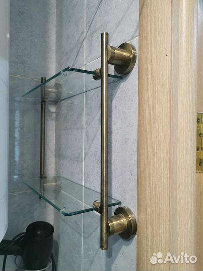 Полочка для ванной настенная