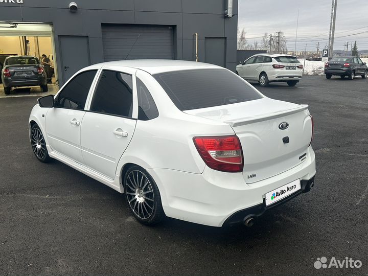 LADA Granta 1.6 МТ, 2015, 105 000 км