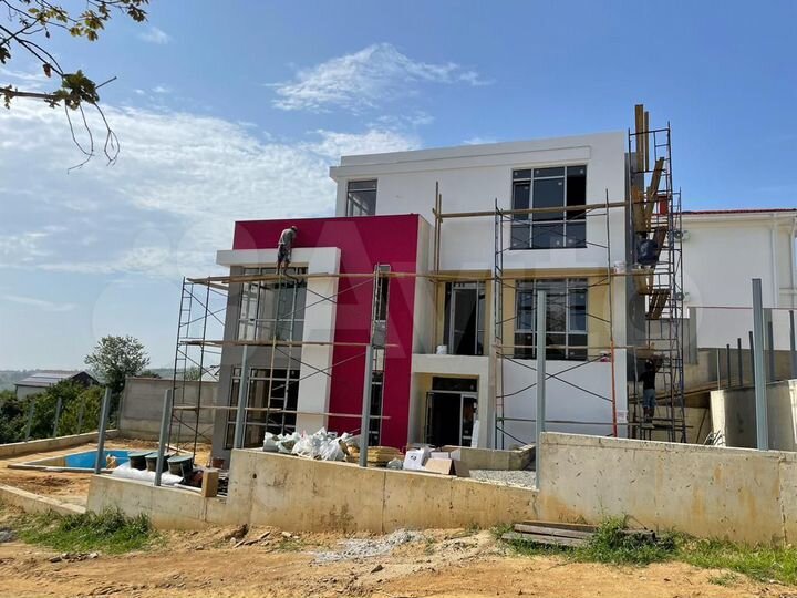 Дом 246 м² на участке 2,46 га