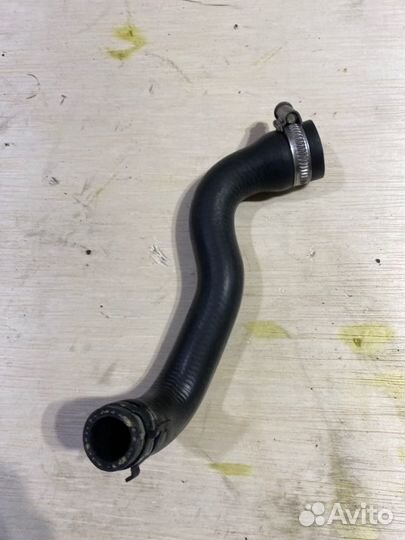 Патрубок системы охлаждения Mercedes-Benz C-Class