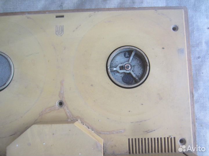 Магнитофон Daina под ремонт