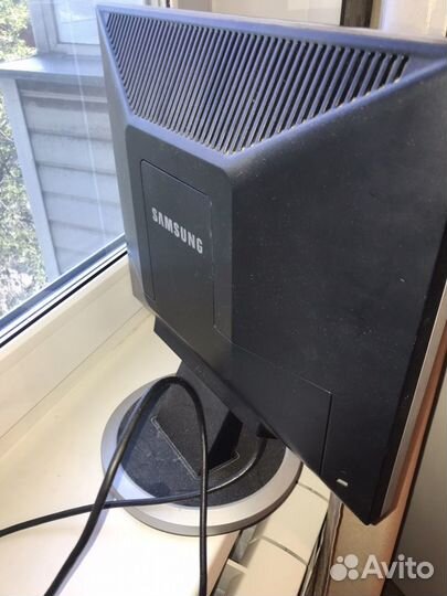 Монитор Samsung