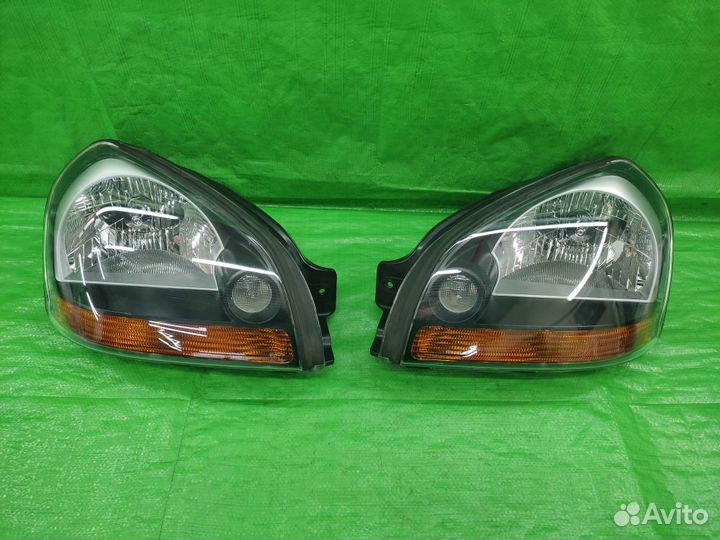 Фары Hyundai Tucson 2004-2009