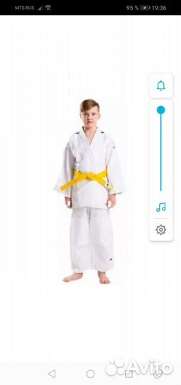 Продам белое плотное кимано с жёлтым поясом