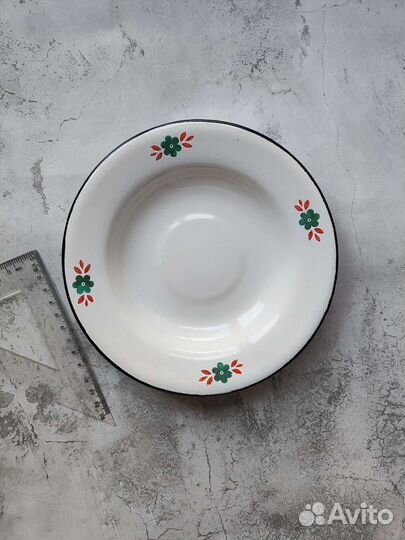Тарелка эмалированная СССР не глубокая