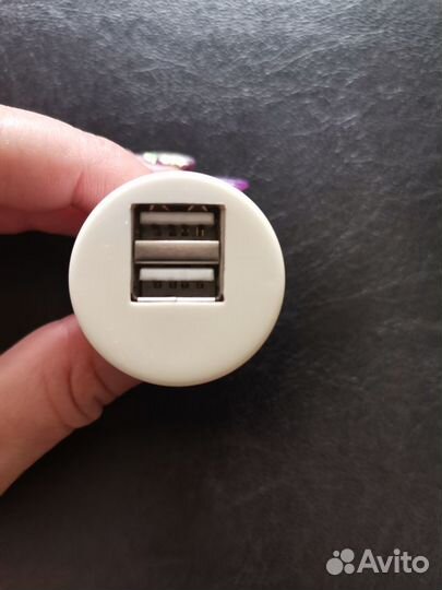 Зарядное устройство в автомобиль