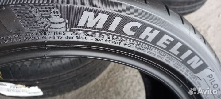 Michelin Pilot Sport 4 225/45 R18 95W