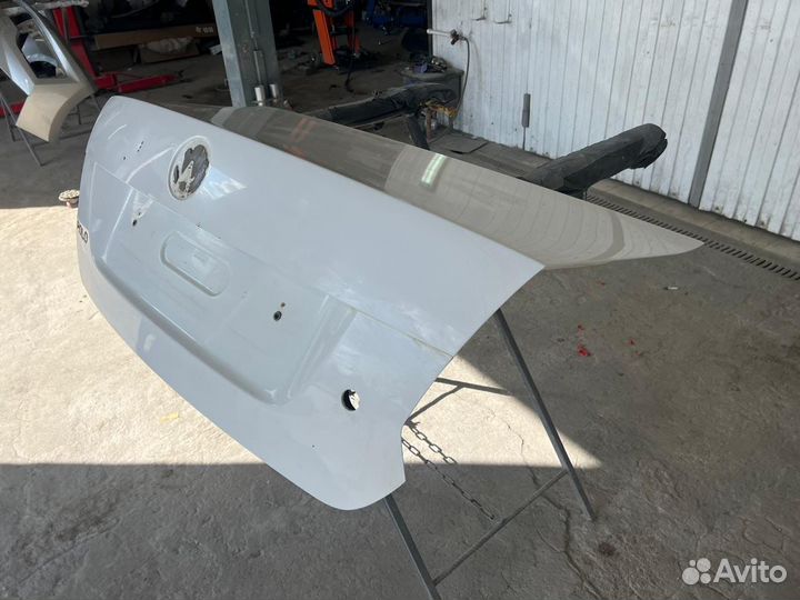 Крышка багажника volkswagen Polo седан