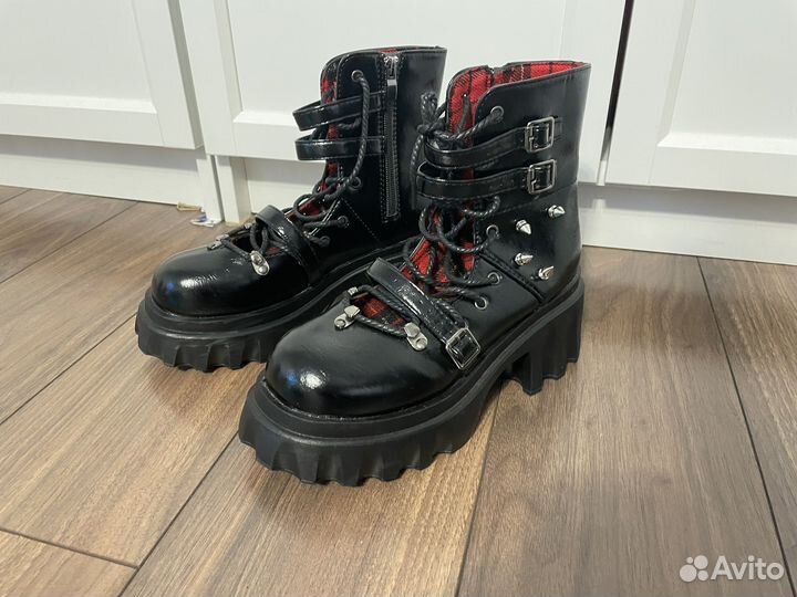 Летние ботинки на шнуровке