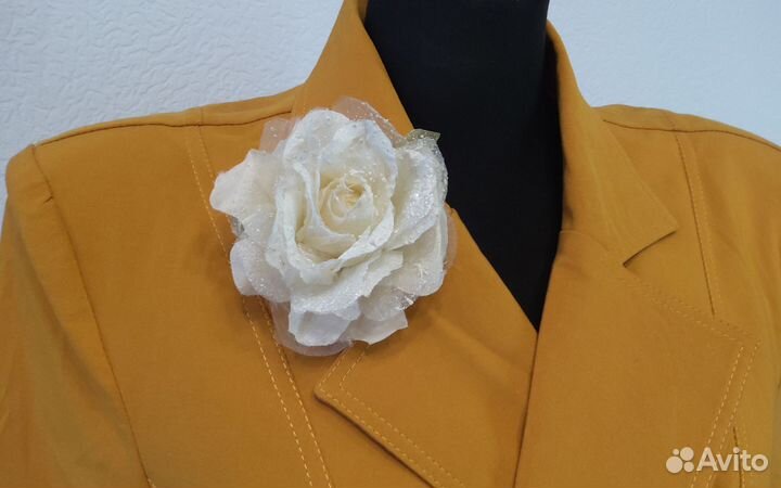 Украшение цветок из ткани