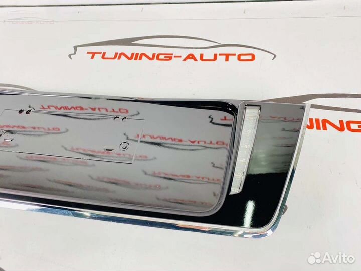 Накладка под номер на 5-ю дверь Lexus LX570 F3305