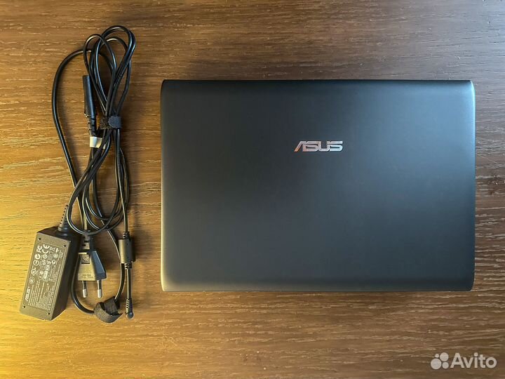 Ноутбук Asus 1225B