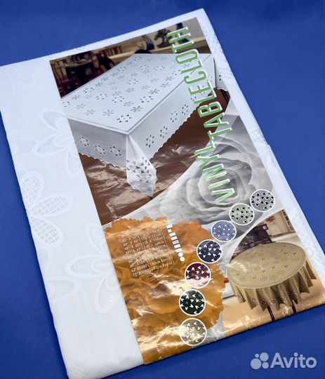 Скатерть 135 х 180 см праздничная белая, Тайвань