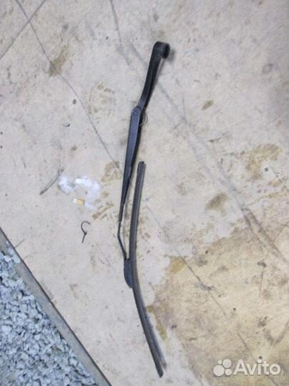 Поводок стеклоочистителя передний левый Chevrolet