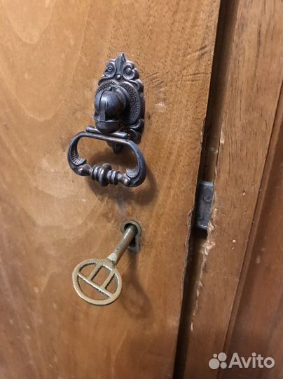 Шкаф старинный завода имени Сталина