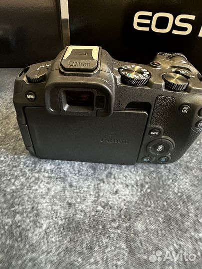 Цифровая камера Canon EOS R8 body
