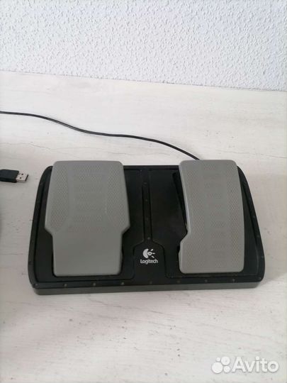 Игровой руль с педалями logitech