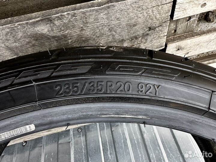 Nitto NT555 G2 235/35 R20 92Y