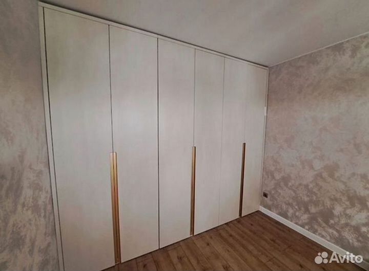 Шкаф в современном стиле