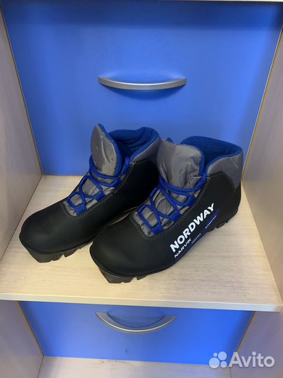 Лыжные ботинки 35 размер nnn