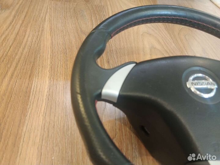Руль Momo Nissan