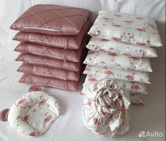 Комплект в кроватку новый