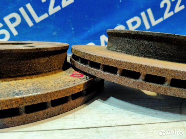 Тормозной диск передний Toyota Chaser GX100 1GFE