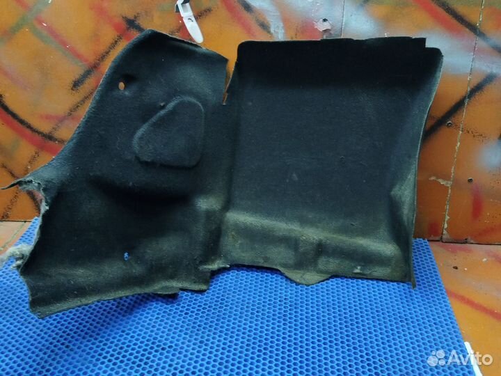 Обшивка багажника комплект Mitsubishi carisma седа