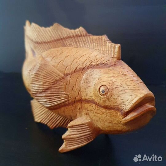 Деревянная статуэтка рыбы. Индонезия