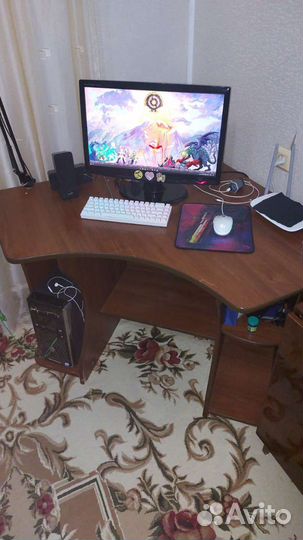 Компьютерный стол