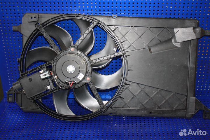 Вентилятор охлаждения Фокус-2 1.8-2.0 Вольво S 40