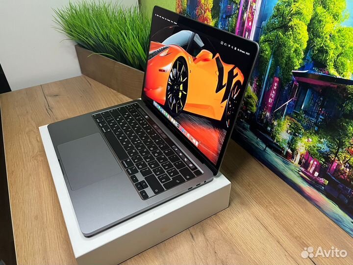 Macbook pro 13 2020 i7 32 500gb Мощнейший