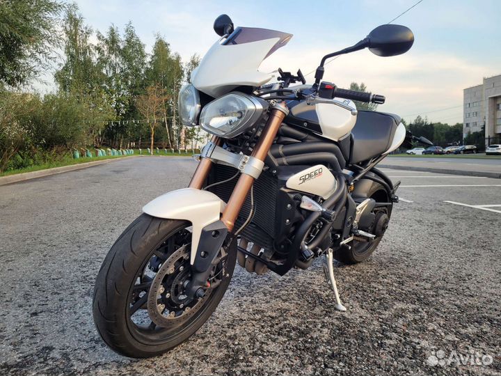 Triumph Speed Triple R 1050