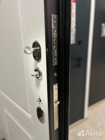 Входная сейф-дверь