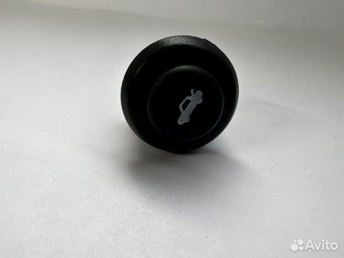 Кнопка открывания багажника 28223710-02