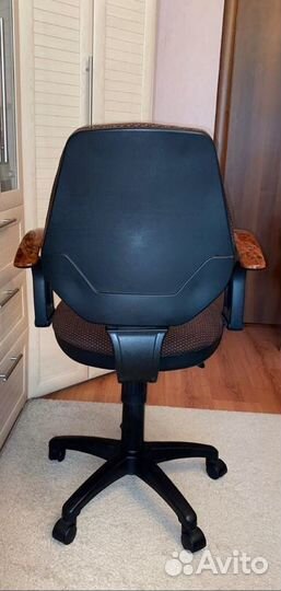 Компьютерное кресло