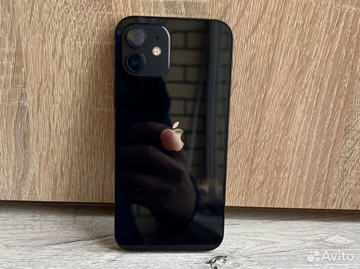 iPhone 12, 64 ГБ