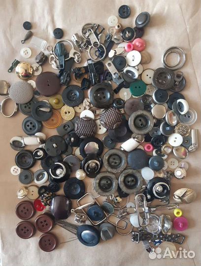 Пуговицы разные, бегунки, фурнитура