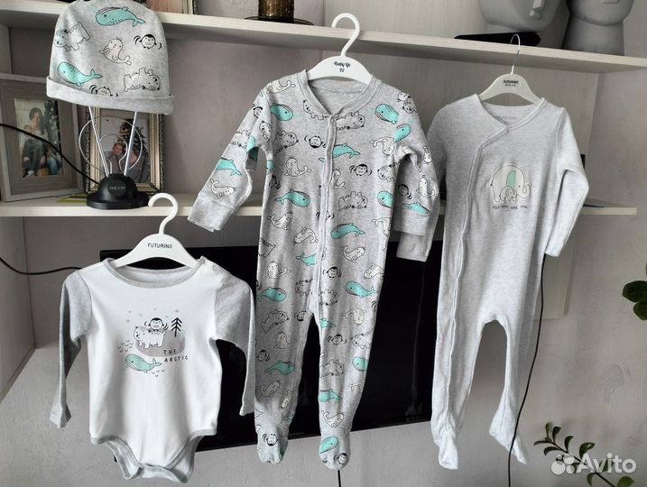 Боди, слипы и шапочка