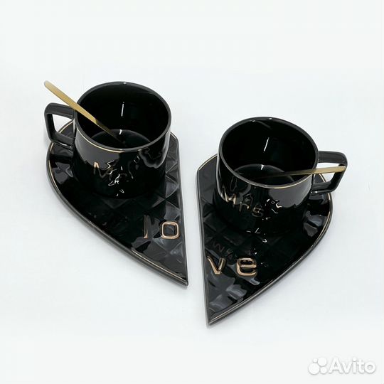 Кофейная пара чашка с ложкой и блюдцем love