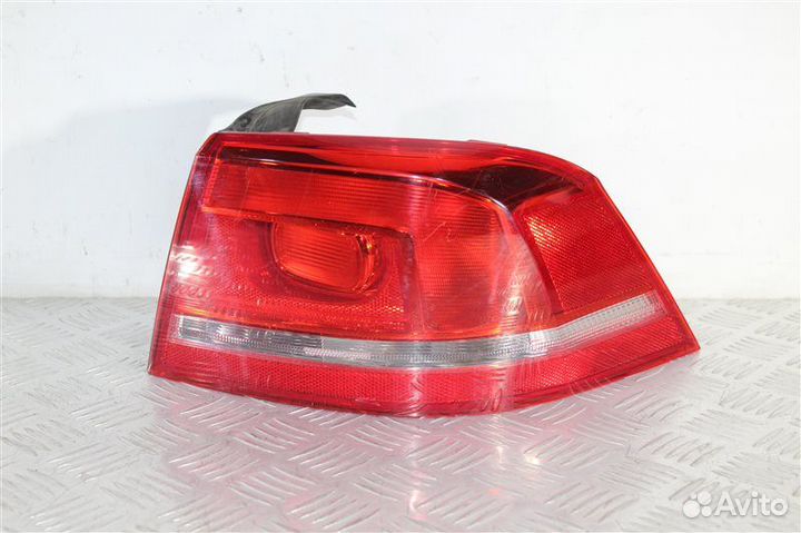 Фонарь задний правый Volkswagen Passat B7 caxa