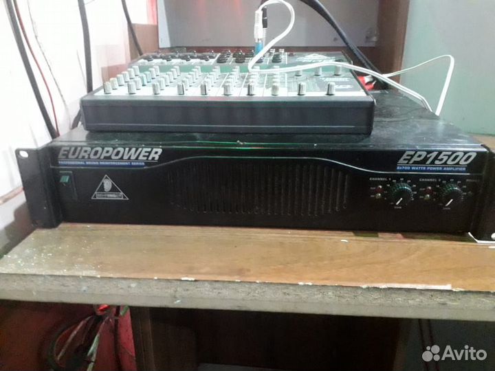 Микшерский пульт с усилителем