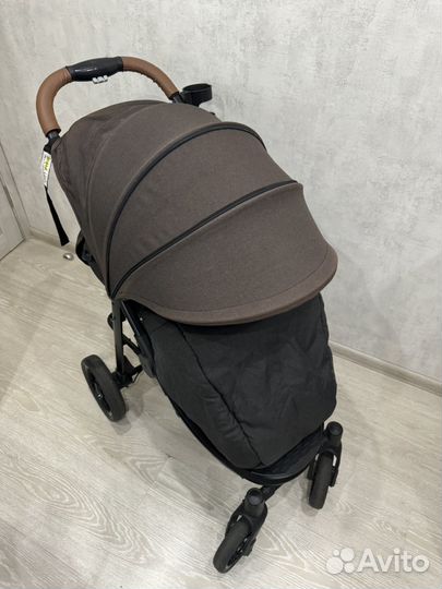 Коляска nuovita