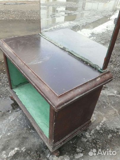 Приступок с зеркалом старинный