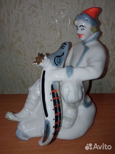 Статуэтки фарфор малахитовая шкатулка и емеля СССР